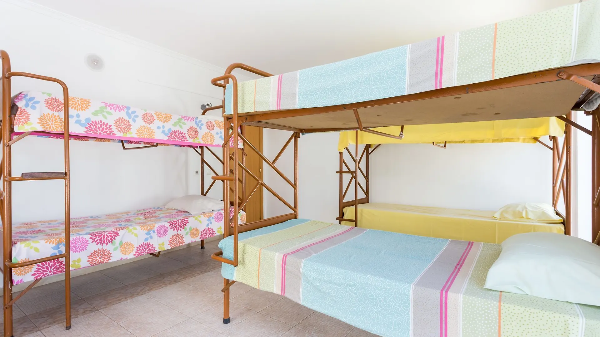 The 17 Party Hostel Λάγος