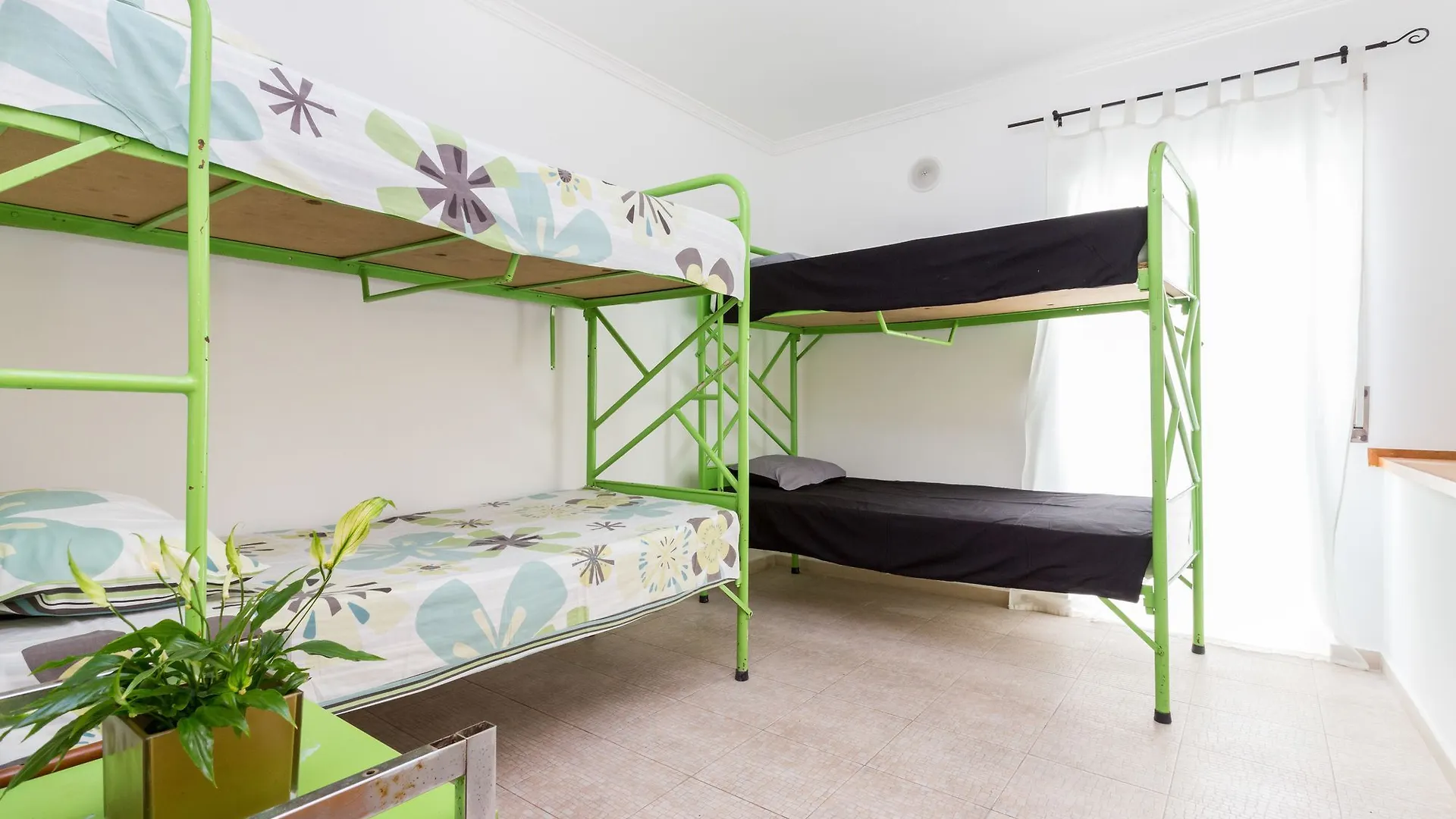 The 17 Party Hostel Λάγος